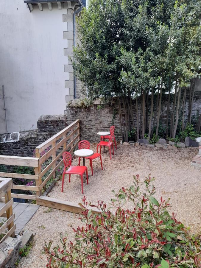17, Face A La Gare Apartment Lannion Exterior photo